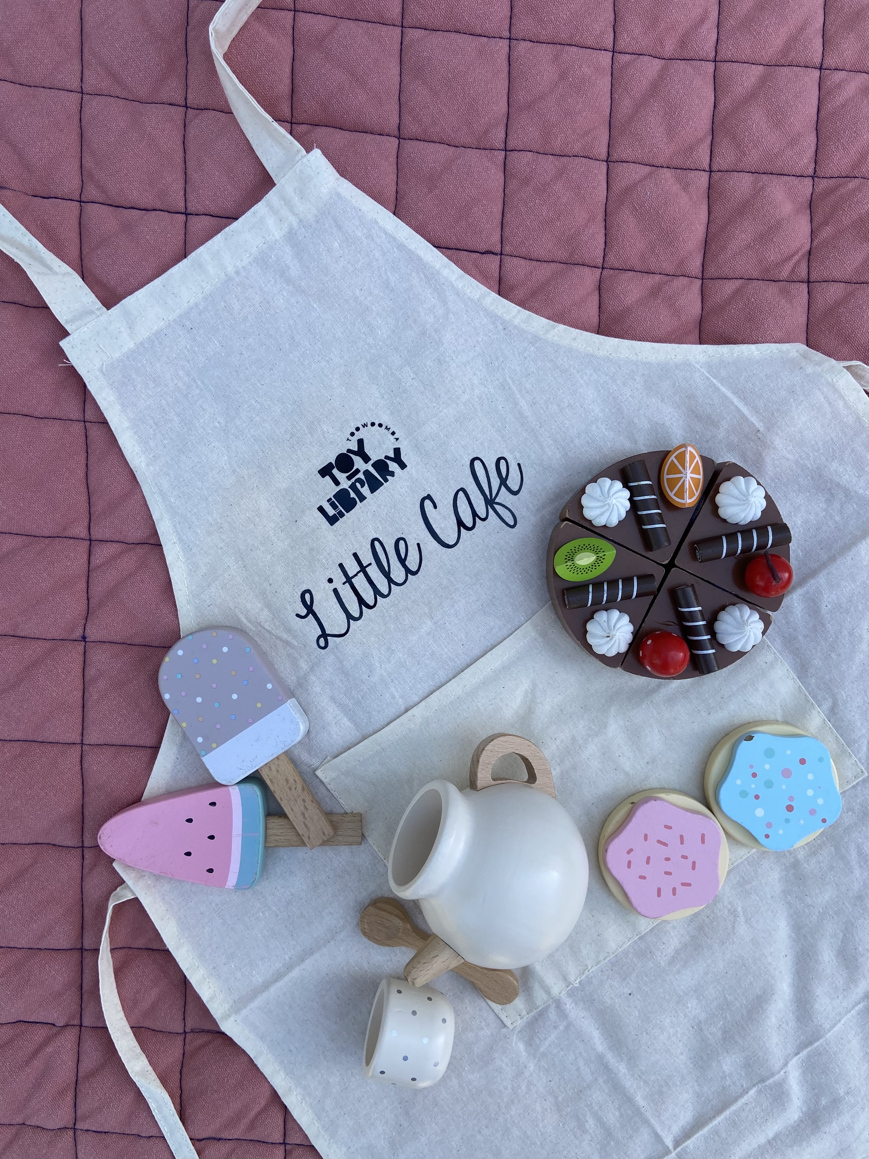Little Café action photo